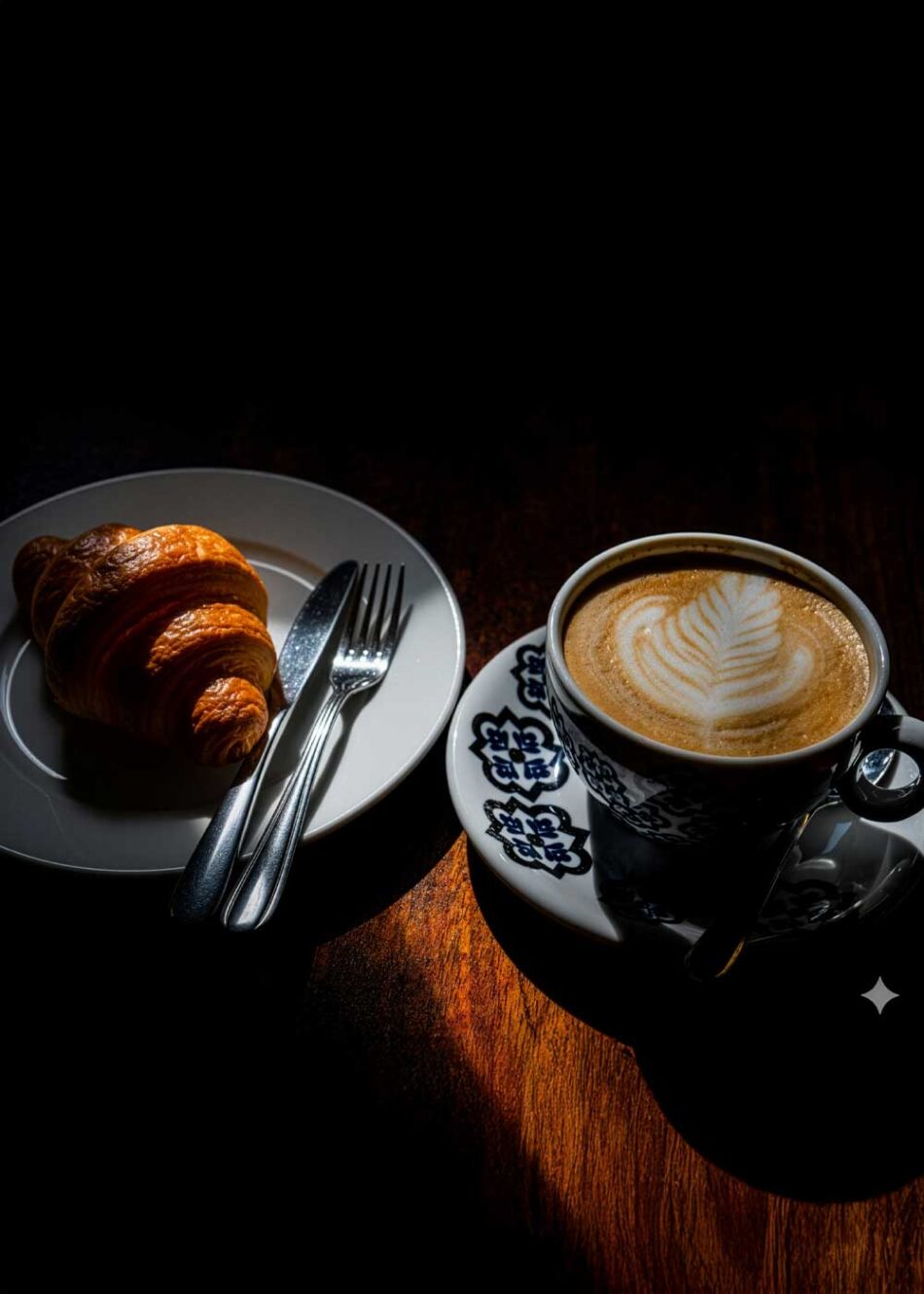 Empieza el d&iacute;a con energ&iacute;a o date un respiro a media ma&ntilde;ana. Caf&eacute; reci&eacute;n hecho, zumos naturales, pinchos y tostas irresistibles.
